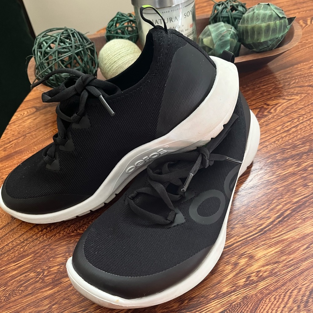 OOFOS Black and White Comfort Sneakers
